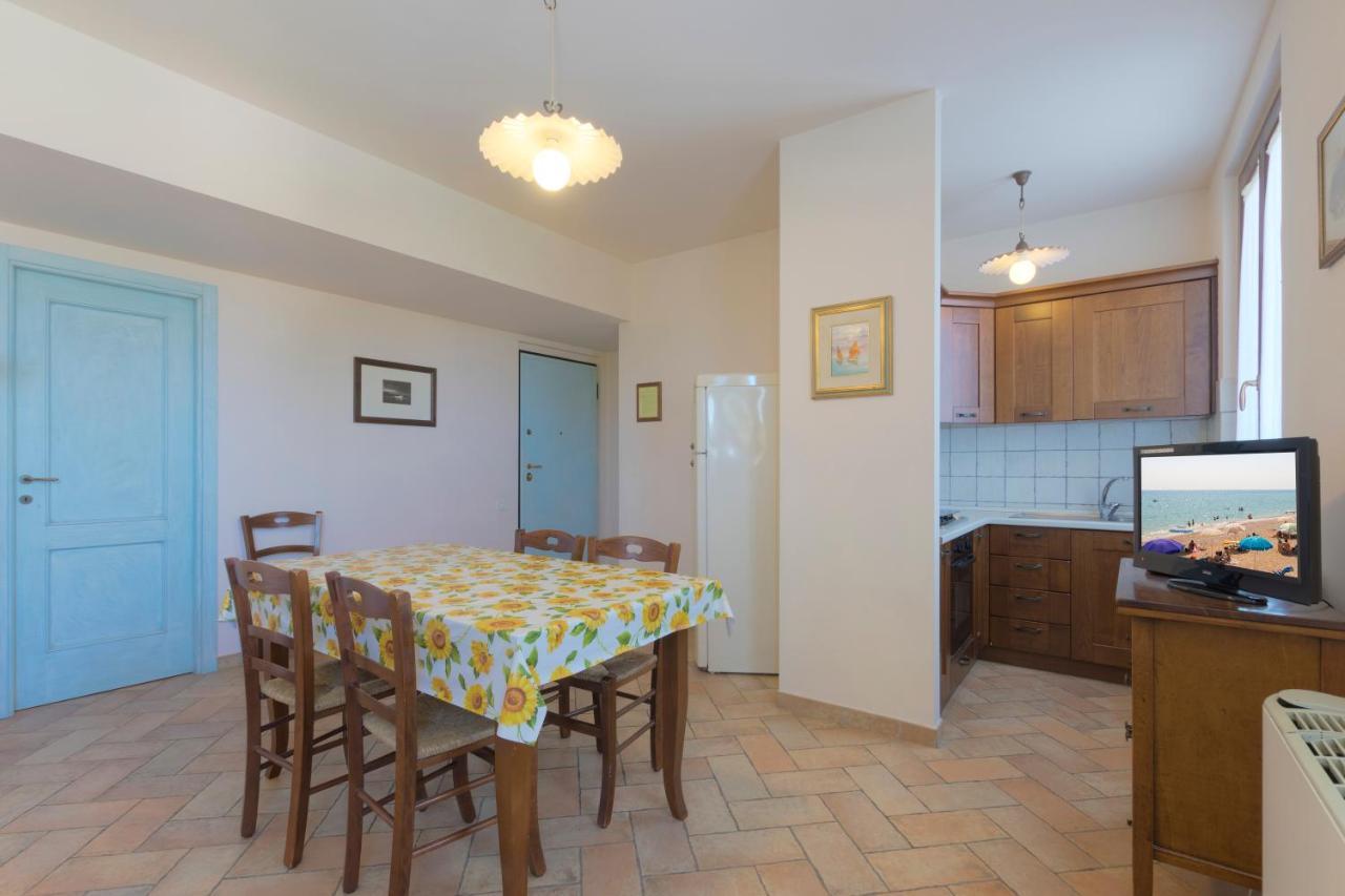 Casale Del Conero Aparthotel Porto Recanati Buitenkant foto