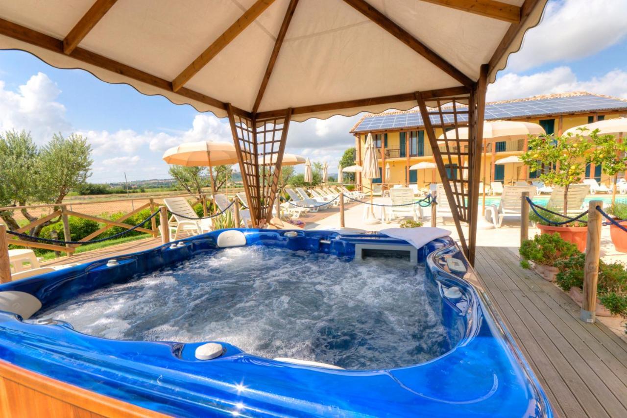 Casale Del Conero Aparthotel Porto Recanati Buitenkant foto